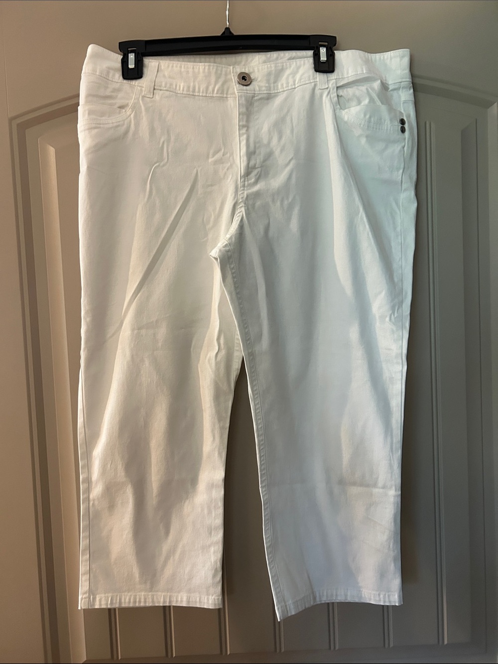 White Capris Pants - Women's Stretch Mid-Rise